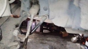 Subaru Forester 2010год 2,5л замена рулевой тяги.