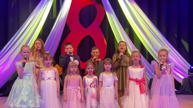 Концерт "Что поют восьмого марта" смотреть онлайн