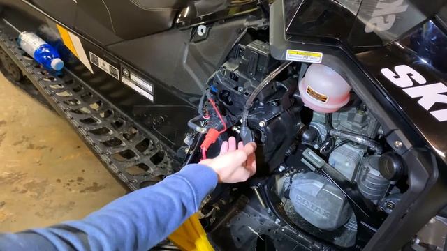 How to change chaincase oil on any skidoo 900 ace snowmobile that does not have a bottom drain plug смотреть онлайн