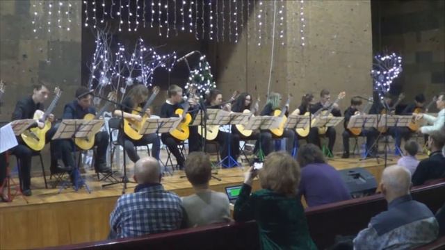 Russian Guitar Orchestra "CLASSICA" plays Toccata from Partita BWV830 by J.S.Bach смотреть онлайн