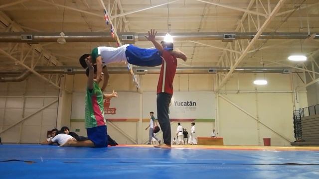 Yoga extremo challenge!! /3 Tacos? смотреть онлайн