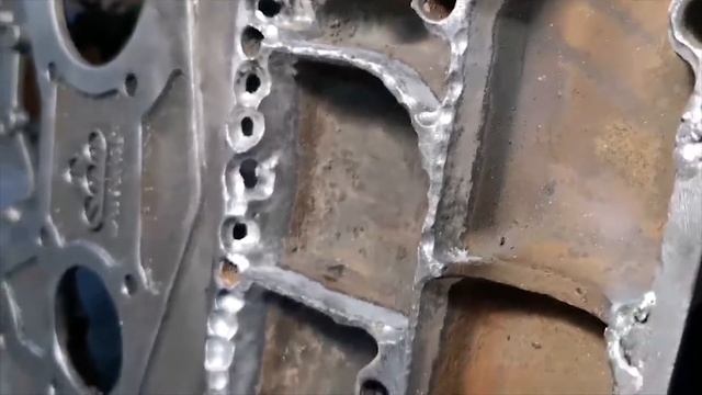 Ремонт алюминиевой крышки мотора Perkins смотреть онлайн