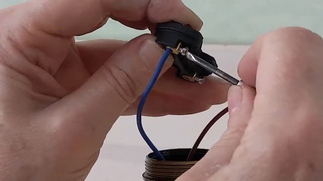 Купила на распродаже вазу и абажур и сделала настольный светильник смотреть онлайн