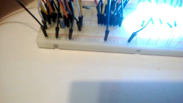 Две 555 управляют сдвиговым регистром смотреть онлайн