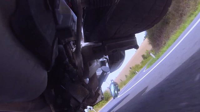 Giro in moto Honda Varadero - Kawasaki H2R Turbo смотреть онлайн
