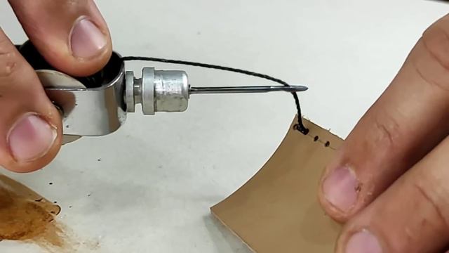 Cómo Coser Con Esta Lezna Con Hilo El Cuero.