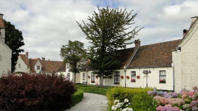 Belgium: The Beguinage and Almshouses in Bruges смотреть онлайн