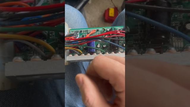 Включил круиз контроль и рекуперацию #citycoco #electronic #конденсатор смотреть онлайн