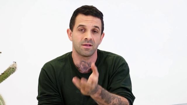 Botanist Answers Plant Questions From Twitter | Tech Support | WIRED смотреть онлайн