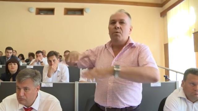 Ренато Усатый рвет и мечет на заседании совета (с 9-ой мин.) (30.07.2015) смотреть онлайн