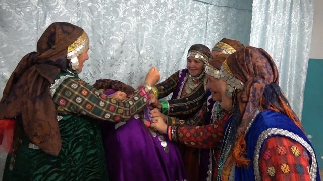 Удмуртский фольклорный ансамбль "Марӟан" (Жемчужина) – удмуртская народная забава смотреть онлайн