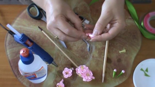 Трансформация палочек для суши в заколки для волос с цветом сакуры смотреть онлайн