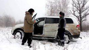 Сравнение Pajero Sport 1 vs Pajero Sport 2 на оффроаде в снежной каше. Бензин или дизель.