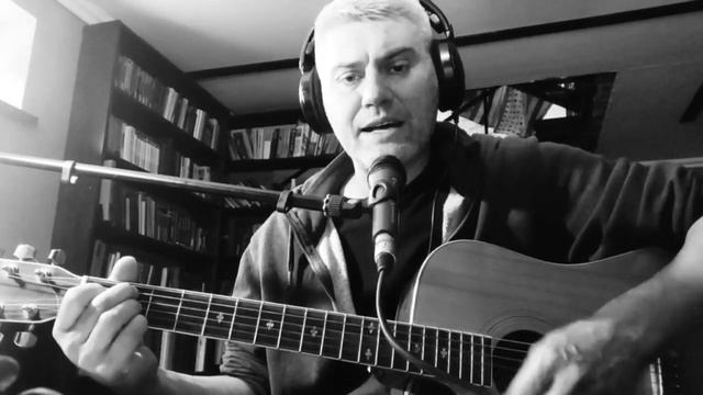 Без паранойи :). "Кто то стукнул в окно". Автор и исполнитель Андрей Аверьянов. смотреть онлайн