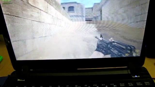 Counter Strike - on Asus Eee PC 1201T - ATi 3200 HD смотреть онлайн