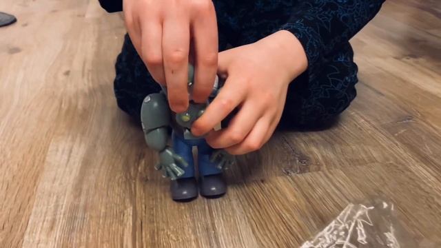 Unboxing Zombie Boss and Dr. Zomboss Toys: The Ultimate Undead Showdown! смотреть онлайн