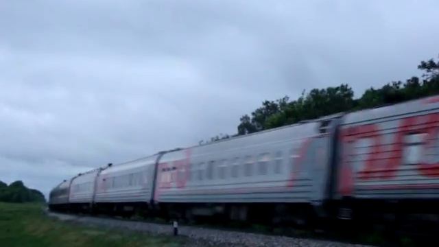 ТЭП70БС с поездом Киров - Кисловодск смотреть онлайн