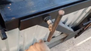 Запор на ворота.