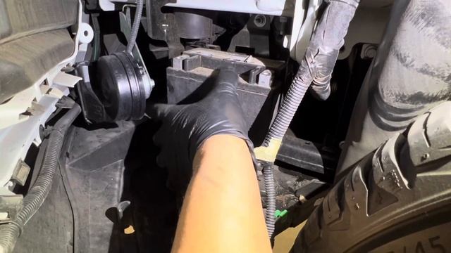 Volvo XC40 Start/ Stop Service Required, How To Replace Support Battery And Reset System. смотреть онлайн