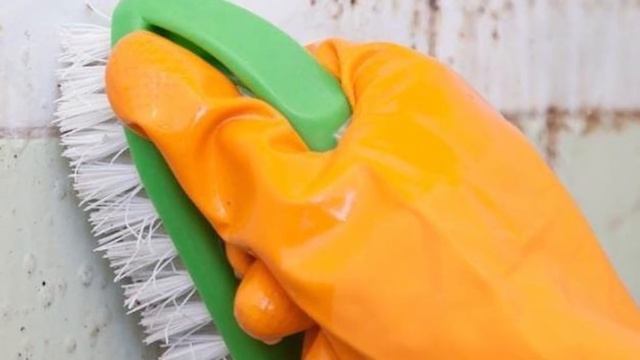 Прачка с 30 летним стажем открыла мне глаза! Чтобы отбелить даже самое серое бельё, добавь в соду.. смотреть онлайн