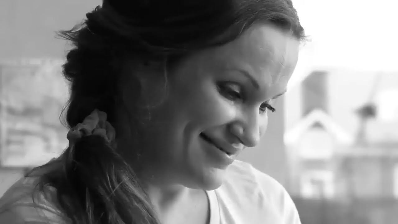 Поговори со мною,мама. Стихи: В. Гин. Музыка: В.Мигуля. Поёт: Валентина Толкунова. Видео:О.Касьян смотреть онлайн