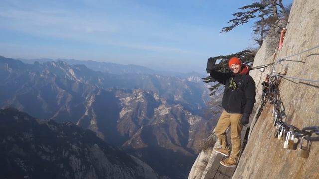 Подъем на гору Хуашань. Тропа смерти. Китай. Вэйнань 2016. Huashan Mountain. Plank Road.