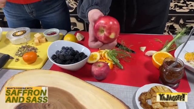 Saffron and Sass - The Gift of Healthy Eating for the Holidays смотреть онлайн