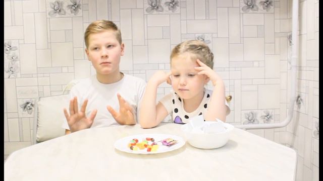 Челлендж с конфетами Бин Бузлд (Bean Boozled) смотреть онлайн