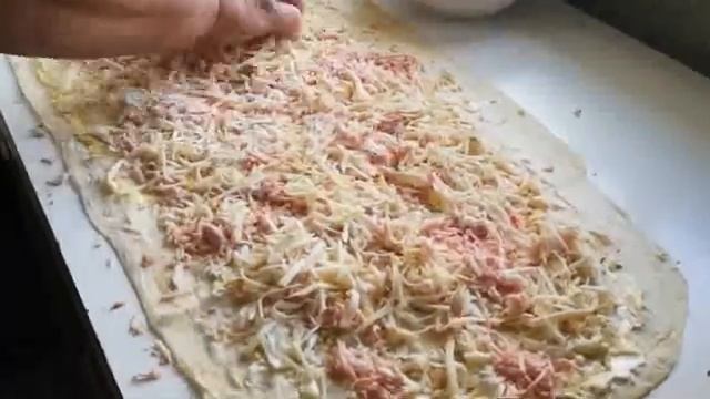 Рулет из лаваша с крабовыми палочками. смотреть онлайн
