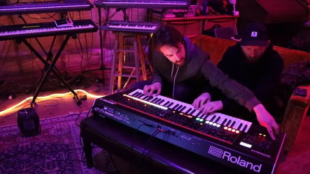 Roland Jupiter-X iArpeggio: First Jam смотреть онлайн