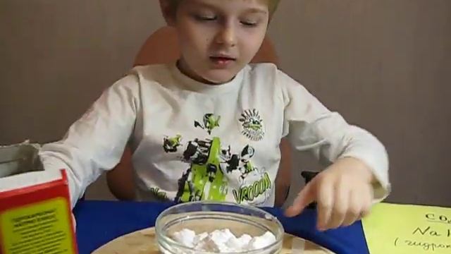 Химическая реакция. Сода + уксусная кислота. смотреть онлайн