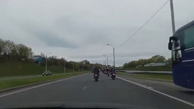 Мотопробег в честь Дня Победы. Тысячи мотоциклов в центре Владимира. смотреть онлайн