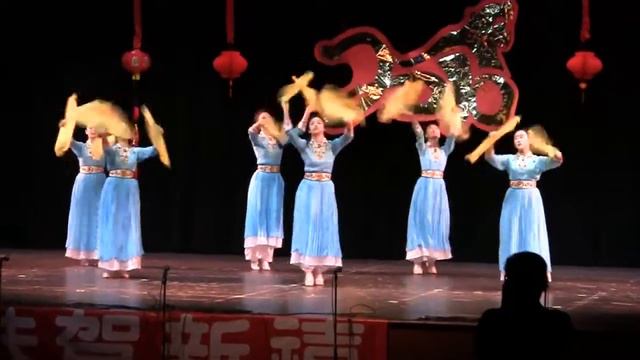 Chrysanthemum Dance 菊花盛開 DCAA Chinese New Year (CACC Dance Troupe) смотреть онлайн