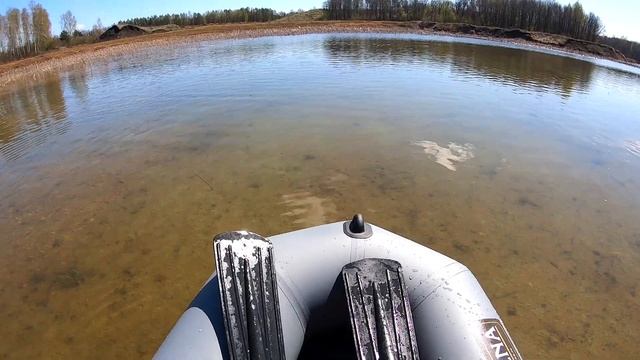 Тест самой маленькой гребной лодки на воде. смотреть онлайн