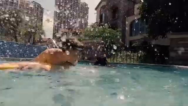 SWIMN S1: Powered Kickboard for Swimming Faster смотреть онлайн