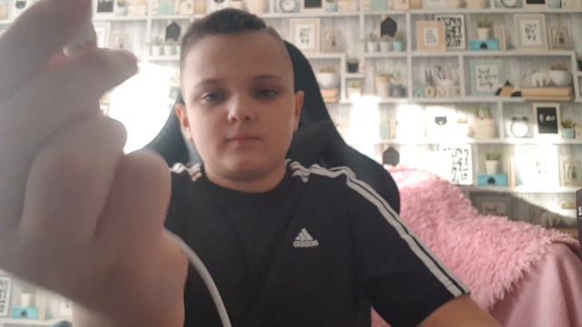 распоковка наушников  FREEMOTION B525 от фирмы Defender