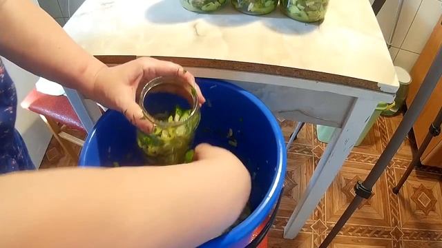 Салат из огурцов, заготовки на зиму! Домашнее консервирование - просто! смотреть онлайн