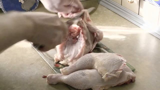 Как быстро и легко разделать курицу / Cutting the chicken. Fast and easy. смотреть онлайн