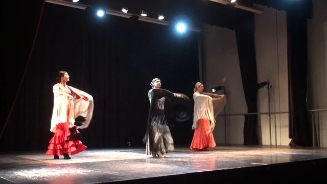 ТАНГОС С МАНТОНОМ