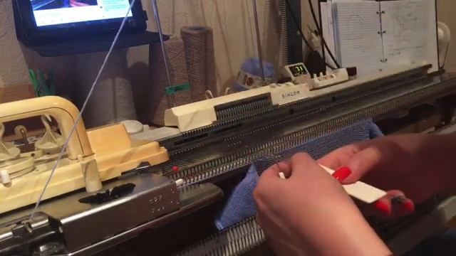 Вяжем Кофточку на младенца/машинное вязание/вяжем вместе смотреть онлайн