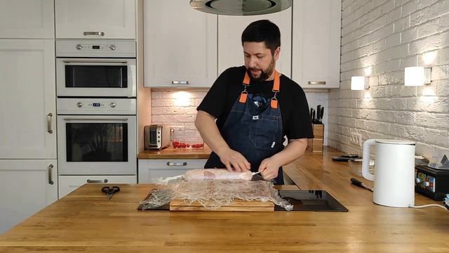 Простой рецепт куриного рулета: к праздничному столу, для вкусного завтрака или быстрого перекуса! смотреть онлайн