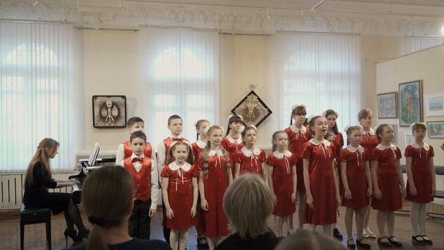 Выступление хора младших классов детской школы искусств в Дальневосточном художественном музее смотреть онлайн