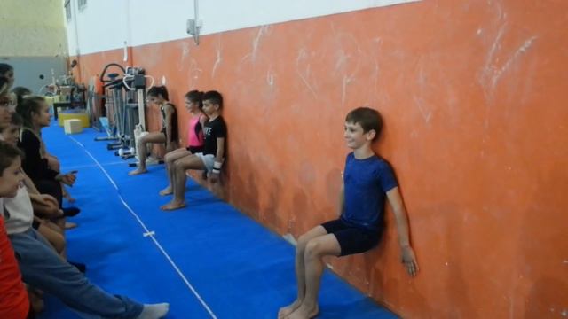 MASCHI CONTRO FEMMINE GARA DI FORZA E RESISTENZA ginnastica artistica CSB смотреть онлайн