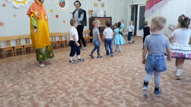 Праздник осени во 2 младшей группе Незабудка. 2018г смотреть онлайн