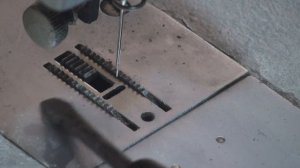 Одна из причин "петляния" строчки внизу.