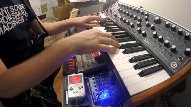 LITTLE PAW - SOMETHING EXPLODED IN RUSSIA смотреть онлайн