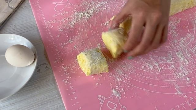 ВКУСНЯШКИ из ТВОРОГА на скорую руку! Творожно-Сырные колечки. Вкусно,просто и быстро смотреть онлайн