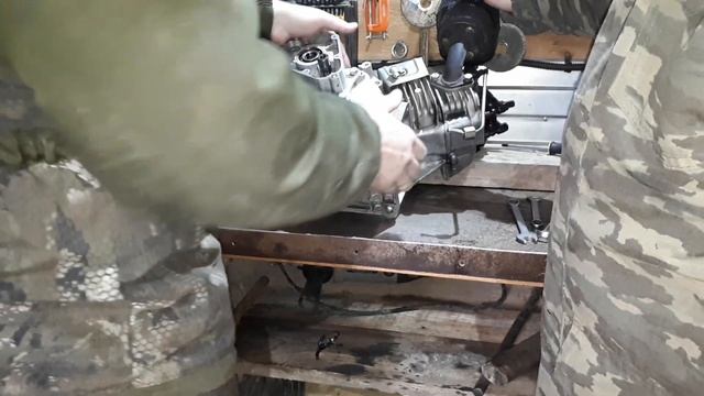 Замена подшипника коленвала дизельного двигателя 173F 6л.с от мотоблока Фаворит. Сборка двигателя.. смотреть онлайн