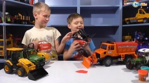 ✔ BRUDER. Спецтехника для детей. Игорек и Богдан играют с машинками. Видео для мальчиков ✔