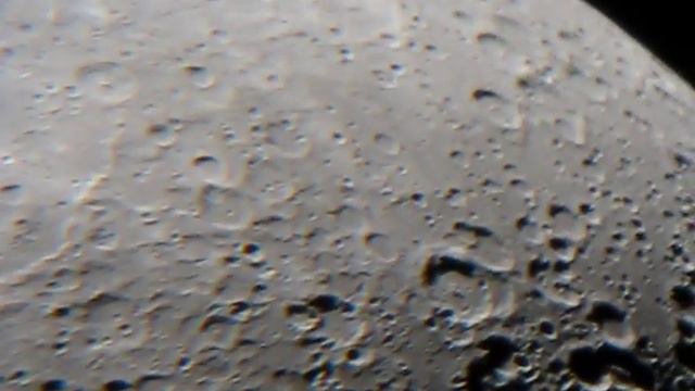 Moon drifting through my Skywatcher 8" Dobson 200mm 300x смотреть онлайн